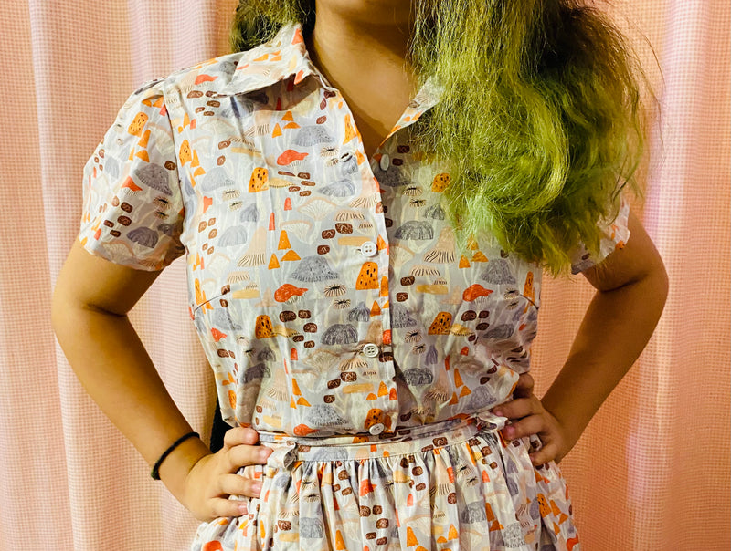 Elora Blouse in Mushroom Garden